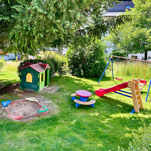 Apart Breila Garten Spielplatz